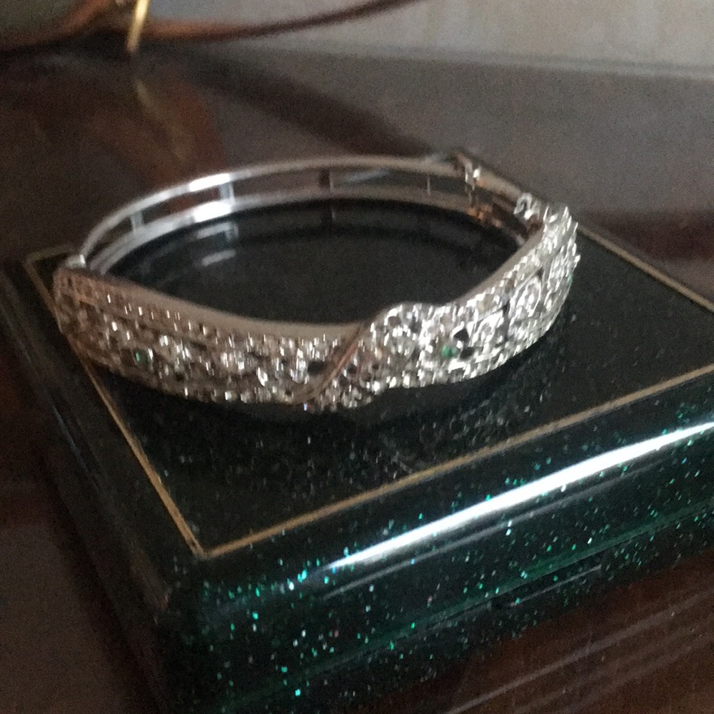 Beautiful silver and crystals bracelet